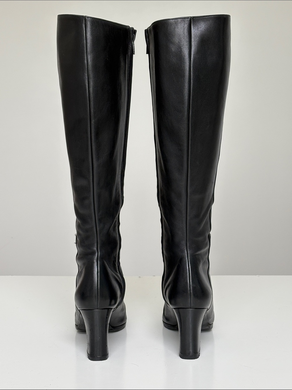 CHANEL Vintage Black Tall Leather Boots - 1990’s - Picture 4 of 11